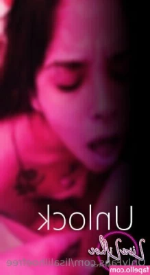  [ lisalilhoefree ] - It's Feel Good Friday!! DM me and say hello!