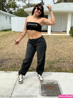 ailu.perez.ufc [ ailu-perez-ufc ] - Hey there  Back this week with a new video  No mask this time  Just