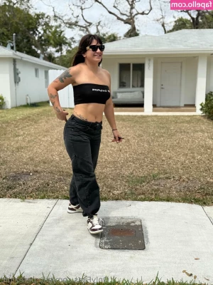 ailu.perez.ufc [ ailu-perez-ufc ] - It s warm out