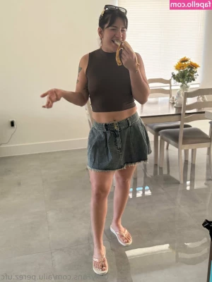 ailu.perez.ufc [ ailu-perez-ufc ] - The office baddie
