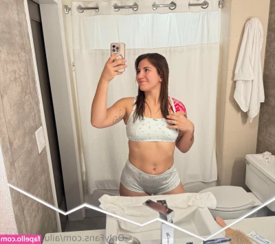 ailu.perez.ufc [ ailu-perez-ufc ] - Toesies Tuesday 👣  A few of you requested feet piccies and I just