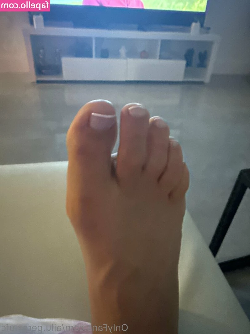 ailu.perez.ufc [ ailu-perez-ufc ] - Nobody wants this?   https://onlyfans.com/1100350696/littleghoull