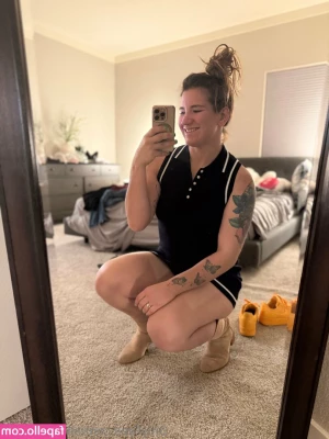 ailu.perez.ufc [ ailu-perez-ufc ] - Thought I'd give you all a little stripping action....