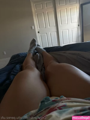 ailu.perez.ufc [ ailu-perez-ufc ] - I m undecided about what content to post Upskirt in public or naked