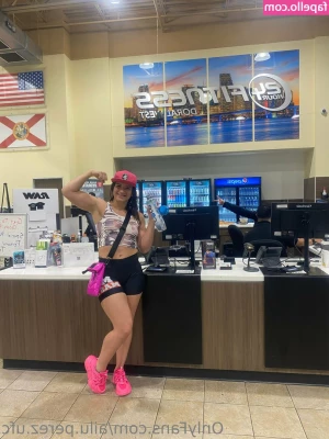 ailu.perez.ufc [ ailu-perez-ufc ] - Ahegao face