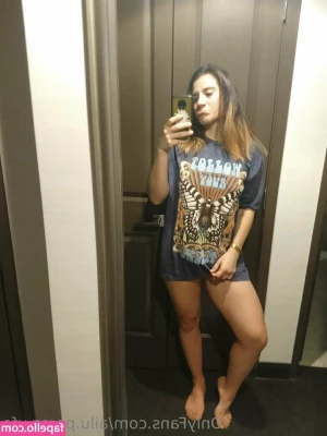 ailu.perez.ufc [ ailu-perez-ufc ] - what does this picture do to you…
