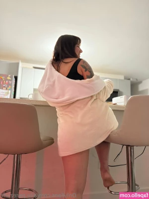 ailu.perez.ufc [ ailu-perez-ufc ] - enjoy this 20 minute vid of me torturing myself with clyde i could