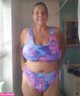 carriemoon - Cum feel how soft these titties are