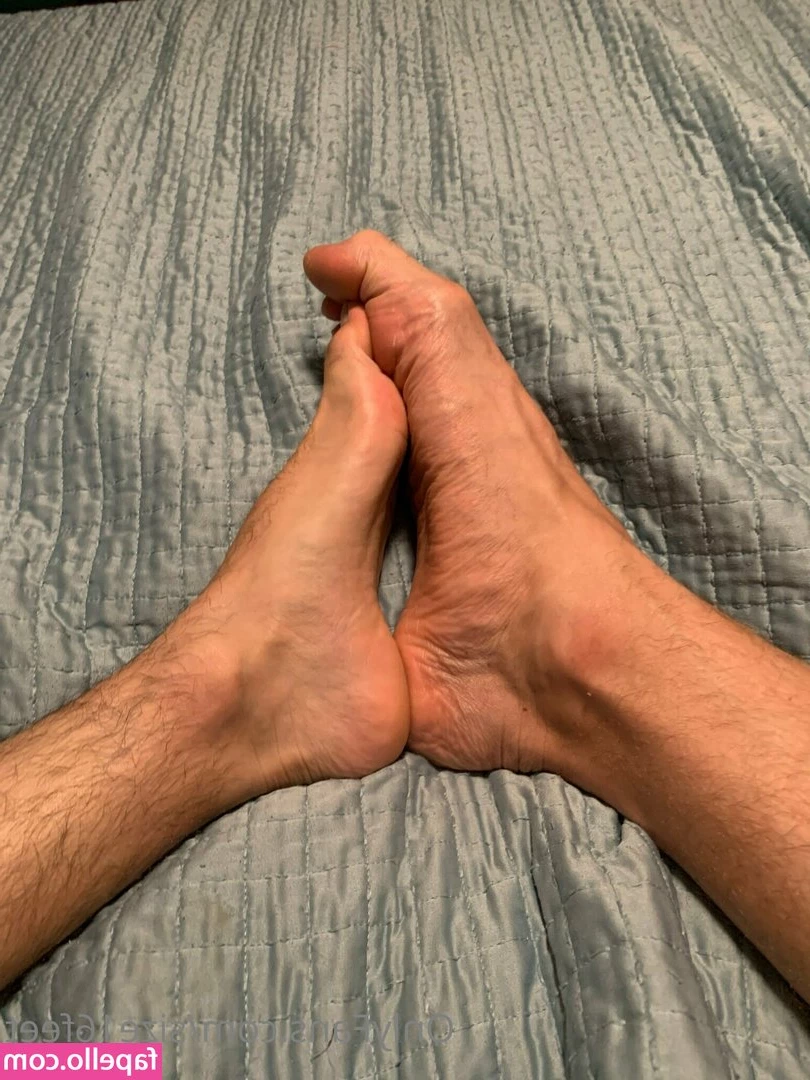 size16feet - I love me some bath time. ❤️  Who doesn't enjoy being nude and