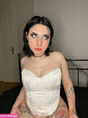 vampibiba - Today i woke up with my big hard cock and cummed  come kiss it my