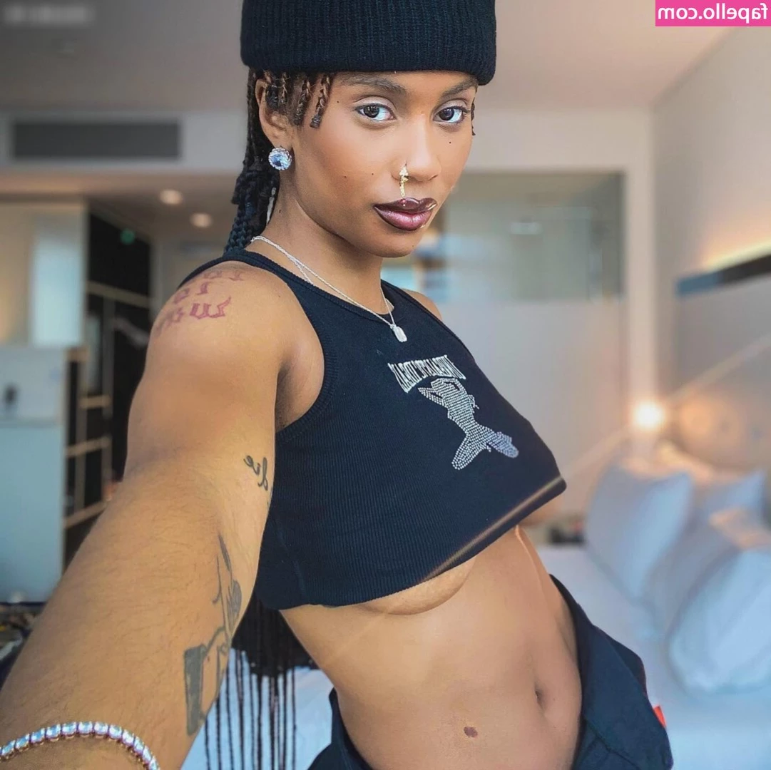 Iamddb - what would you do if you found me on your bed like this?