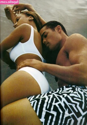 Tyra Banks [ tyra-banks ] - Using my hole after my shower 😮‍💨 fuck I need someone’s