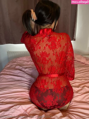 naughtylebanese - Parts 3 let’s kiss ma boobs