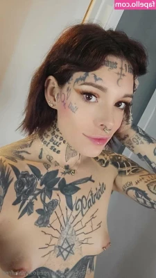 zeenosferatufree [ zeenosferatufree-2 ] - Legs and abs for dayssss   Tip to watch this topless tanning flex vid
