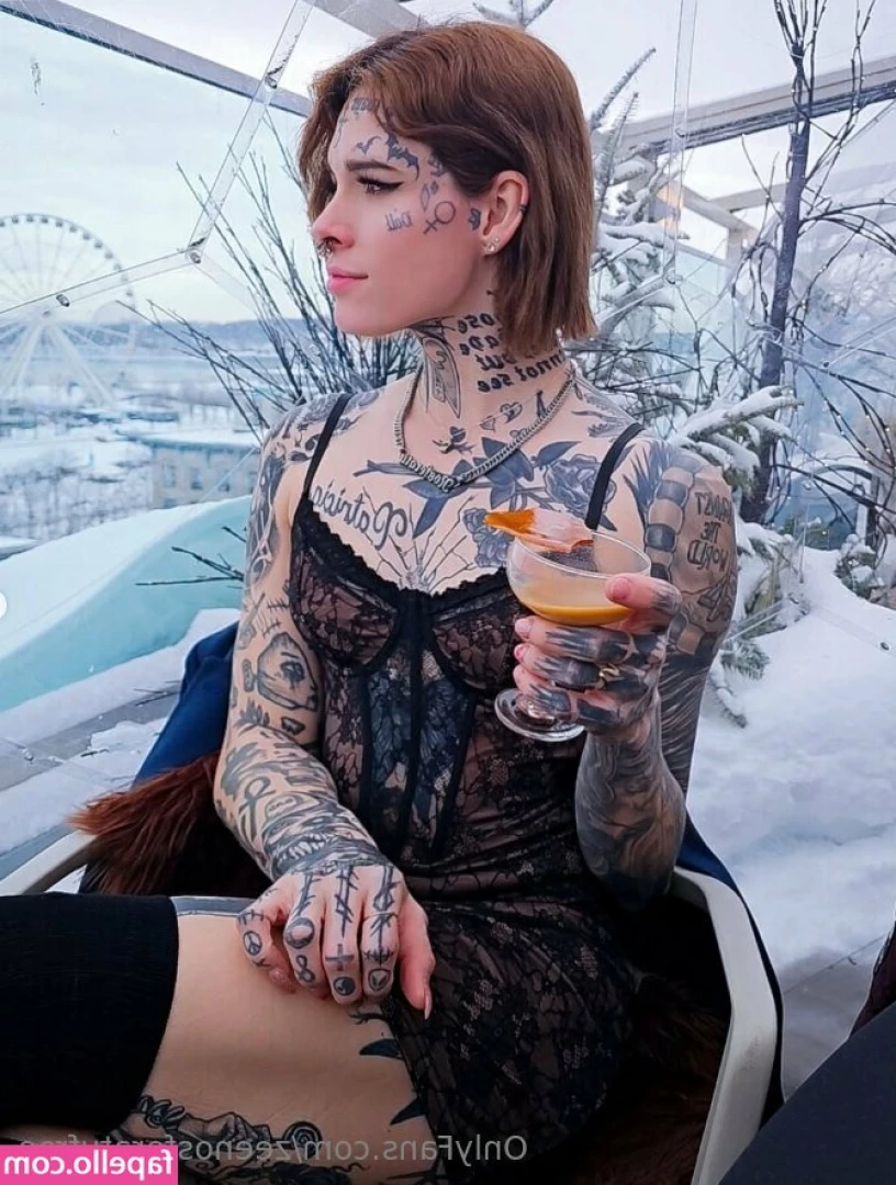 zeenosferatufree [ zeenosferatufree-2 ] - I hope our all having a great Christmas break! I’ve needed a little