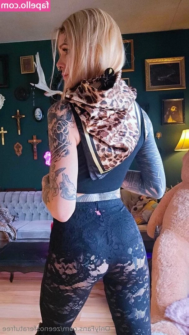 zeenosferatufree [ zeenosferatufree-2 ] - These leggings are my favourite