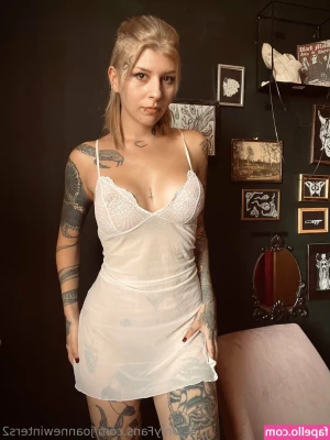 joannewinters2 - A booty built for comfort