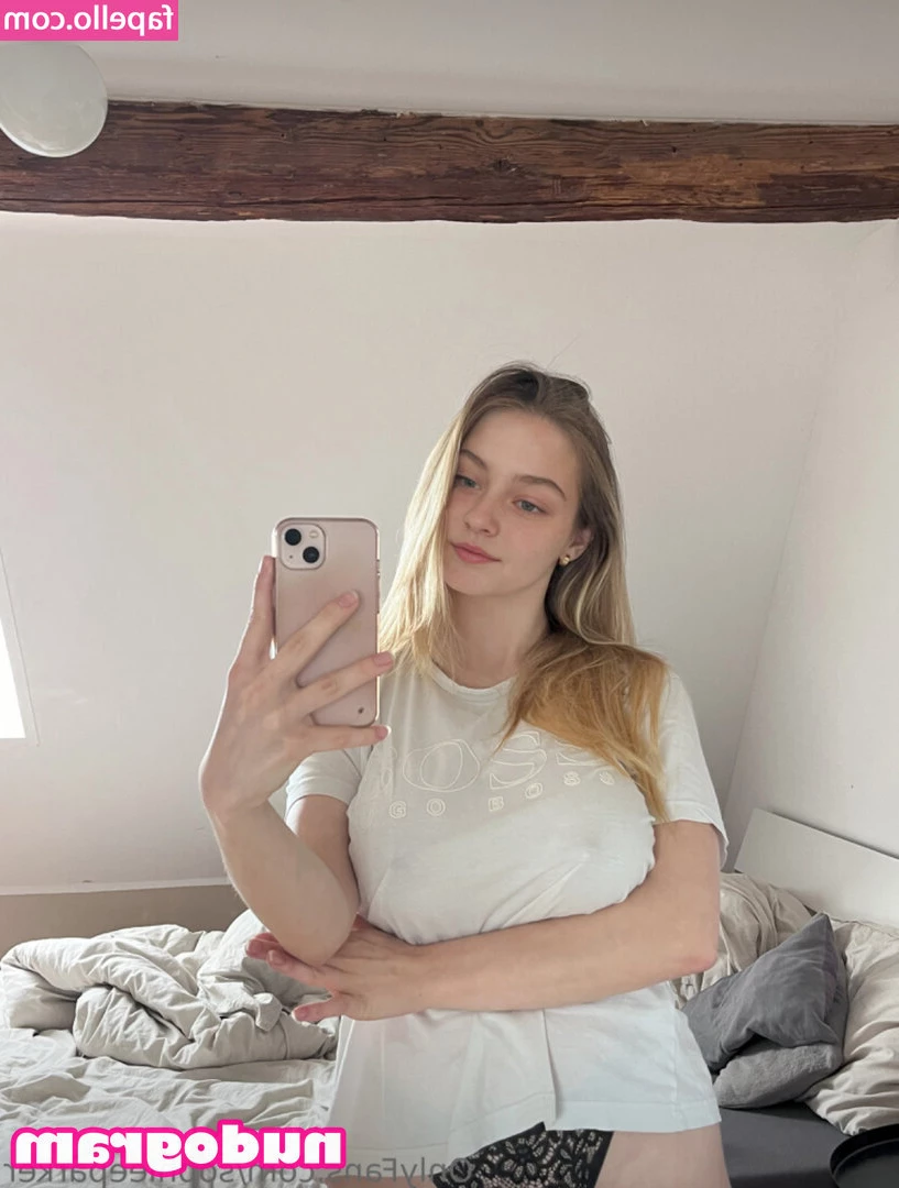 Sophiee Parker [ sophiee-parker ] - Nothing more fun that some work flashing and stroking  just wish