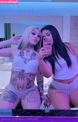 anto_bunny [ anto-bunny ] - I done my nails... I think is so sexy but very long! 😈 Whatch the
