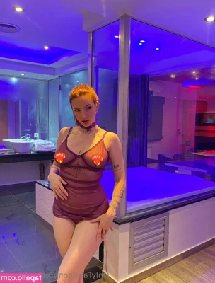 itsnazababe - What was it Kim K said about nude mirror selfies   For life