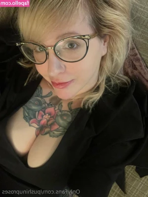 PushingUpRoses - Recent live cam shows where I get creamy from using my toys.