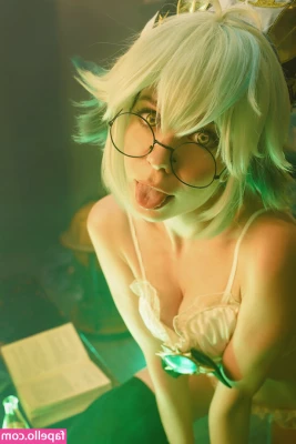 Alexandra Bodler [ alexandra-bodler ] - EVERYONE   do me a favor  amp  follow my new twitter account   After