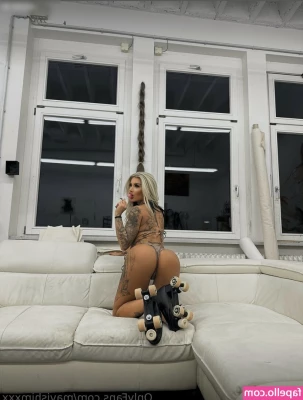 Mavishim - I need to be spanked daddy