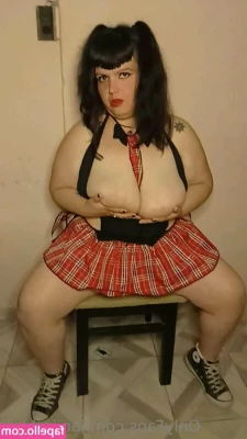 janiis_bbw [ janiis-bbw ] - Dinner first or a blow job?