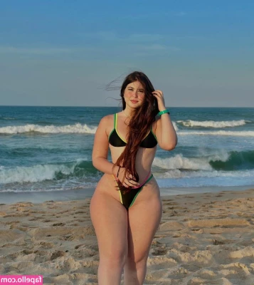 niic.ca [ niic-ca ] - FIRST PHOTO SET ON ONLYFANS  This is from a year ago when I first