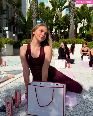 Jordyn Jones [ jordyn-jones-18 ] - Swallowing the whole cock!  Go unlock this sloppy blowjob! 😈