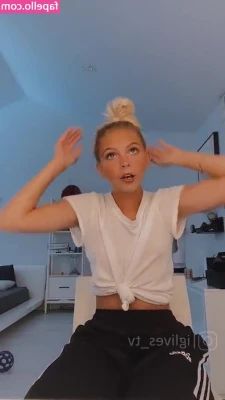 Jordyn Jones [ jordyn-jones-18 ] - My secret talent 🤣🤣  wanna know what else can go there 👀