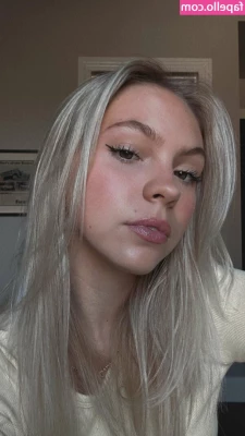 Jordyn Jones [ jordyn-jones-18 ] - This wheater gets me down  Cheer me up