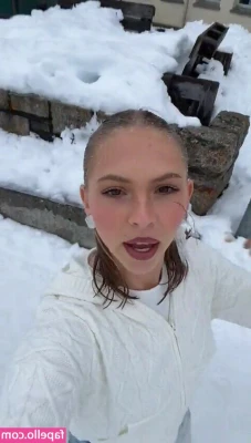 Jordyn Jones [ jordyn-jones-18 ] - That dark patch there is from my thighs rubbing together😭