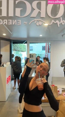 Jordyn Jones [ jordyn-jones-18 ] - The other day in the Photo Lab! Tips & Donations are Welcome.