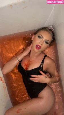 Jordyn Jones [ jordyn-jones-18 ] - Tight squeeze