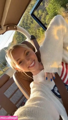 Jordyn Jones [ jordyn-jones-18 ] - i’m online💚 how’s everyone’s Friday?😘