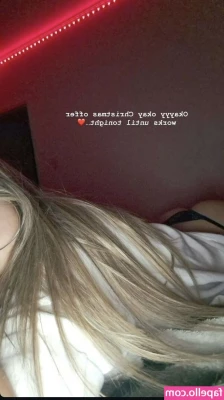 maya.zrv [ maya-zrv ] - Is red my color