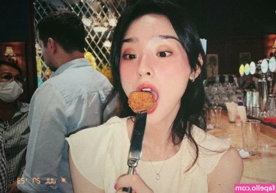 Nayoung Kim [ nayoung-kim ] - Anyone else HAVE to start their day with coffee   Would you like to