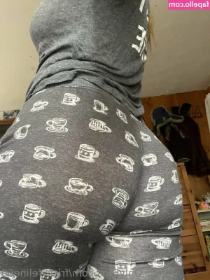 friskyfeline69 - who wants me to swallow all their milk?