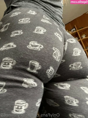 friskyfeline69 - Welcome message has my bj vid in iiit