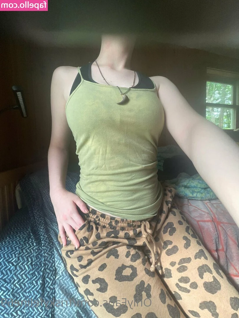 friskyfeline69 - Helloooooo honeys  Who needs a filter  Not this gal