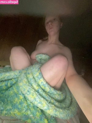 friskyfeline69 - Besoin de fessés .. 😈🍑