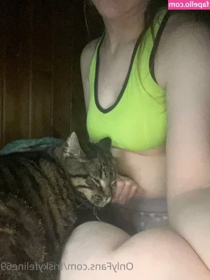 friskyfeline69 - In my country this is called bebotear