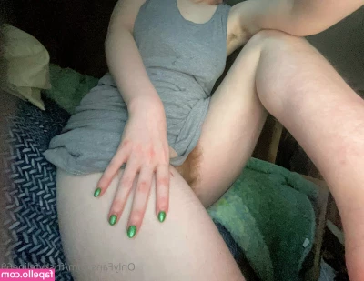 friskyfeline69 - If you know how to go live please tell me lol