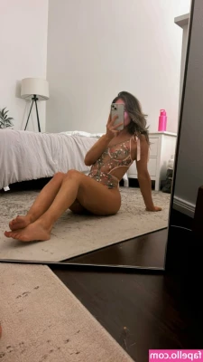Nikki_444 [ nikki-444-2 ] - booty rocking everywhere