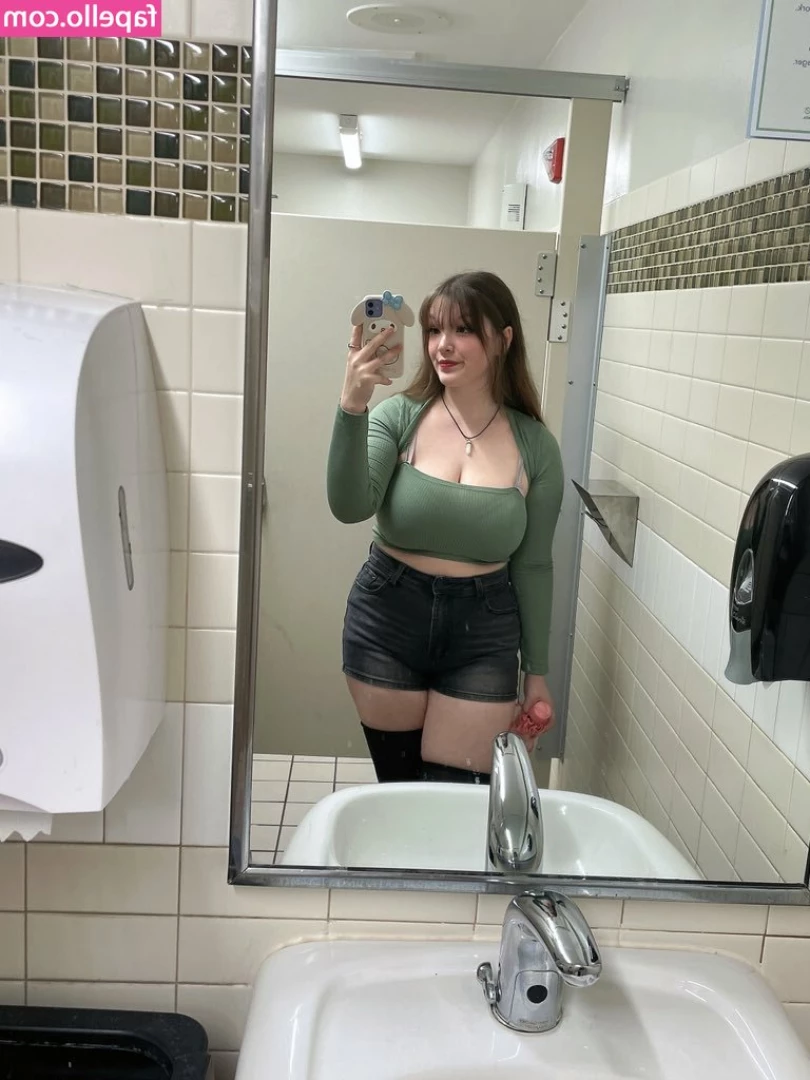 naclg0d - Post Burger King stuffing belly play… the full stuffing vid coming