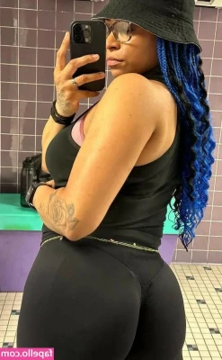 itstaytaybaybee - Horny bb  megan_free is here to show you what she s able to do with