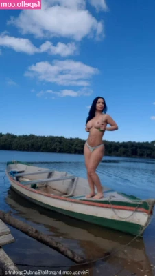 Lara Brunnquell [ lara-brunnquell ] - Las dos partes de tu cuerpo que hacen las cosas más sucias  son las