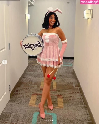 Maitreyi Ramakrishnan [ maitreyi-ramakrishnan ] - My favorite toy My favorite toy after a night at the samba lol😈🔥