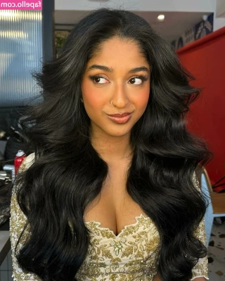 Maitreyi Ramakrishnan [ maitreyi-ramakrishnan ] - Te invito a jugar en mi mundo privado   I invite you to play in my